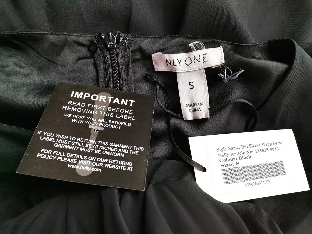 NLY ONE Rozmiar S Kolor Czarny W serek Sukienka Mini Rękaw 3/4 Krótka NLY ONE Rozmiar S Kolor Czarny W serek Sukienka Mini Rękaw 3/4 Krótka