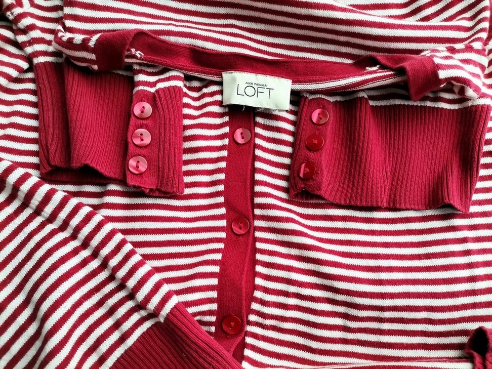 IMG_20200803_163621.jpg Ann Taylor Loft Rozmiar 42-44 Kolor Bordowy Pasy W serek Kardigan Zapinany Krótki rękaw Cienka dzianina