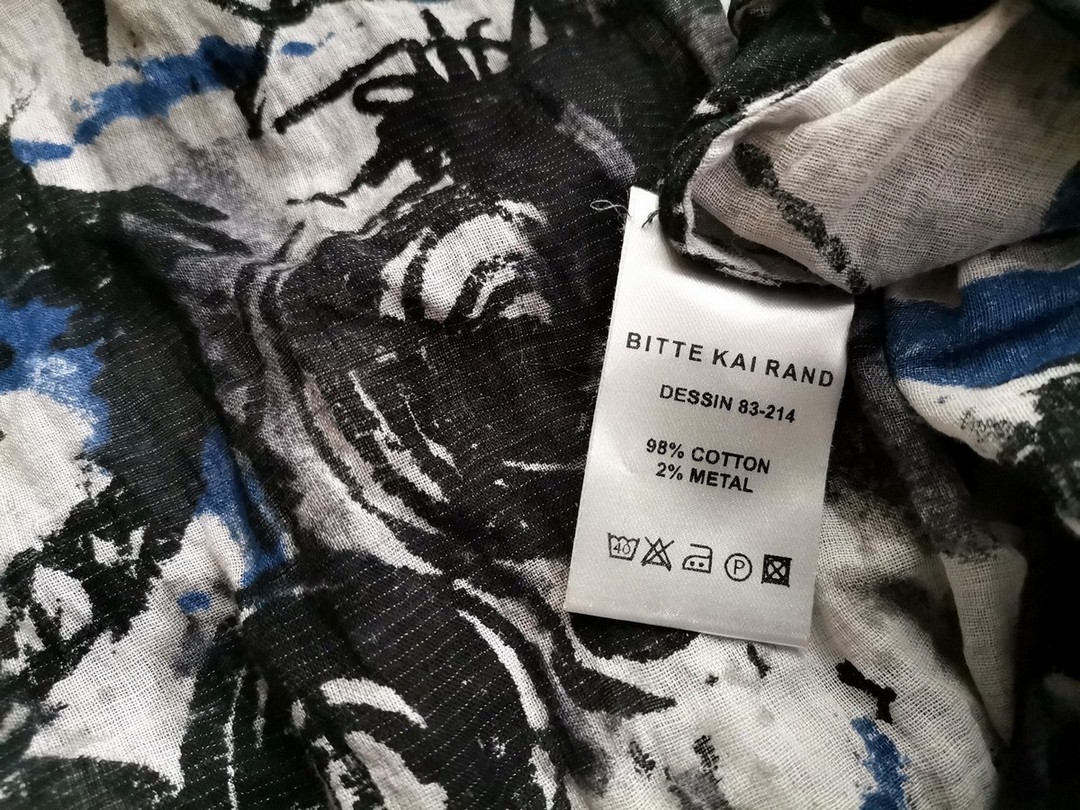BITTE KAI RAND Rozmiar 36 Kolor Czarny W serek Sukienka A-Line Krótki rękaw Midi Materiał Bawełna BITTE KAI RAND Rozmiar 36 Kolor Czarny W serek Sukienka A-Line Krótki rękaw Midi Materiał Bawełna