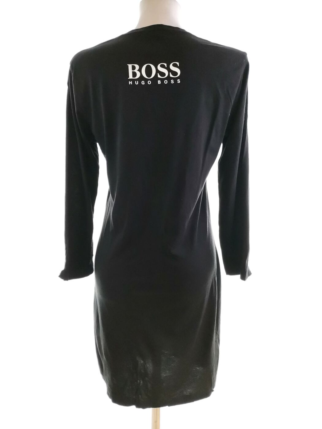 Hugo Boss Rozmiar M Kolor Czarny W serek Sukienka Bodycon Rękaw 3/4 Do Kolan Materiał Modal Hugo Boss Rozmiar M Kolor Czarny W serek Sukienka Bodycon Rękaw 3/4 Do Kolan Materiał Modal