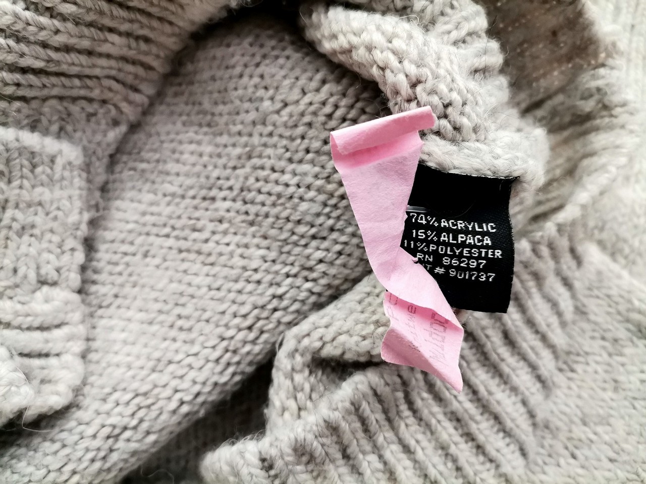 IMG_20200904_100500.jpg BCBG MAXAZRIA Rozmiar M Kolor Szary W serek Długi Zapinany Kardigan Płaszcz Długi rękaw Materiał Akryl Otwarta dzianina
