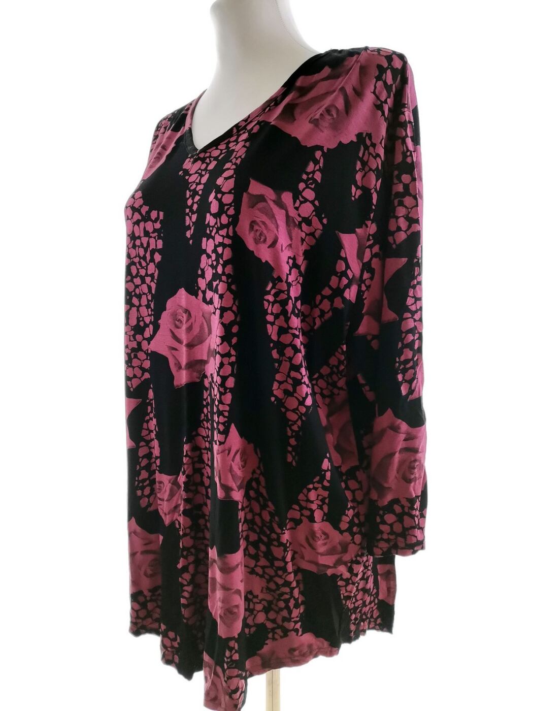 Vintage Rozmiar 46 Kolor Czarny Okrągły dekolt Tunika Bluzka Rękaw 3/4 Materiał Wiskoza Vintage Rozmiar 46 Kolor Czarny Okrągły dekolt Tunika Bluzka Rękaw 3/4 Materiał Wiskoza