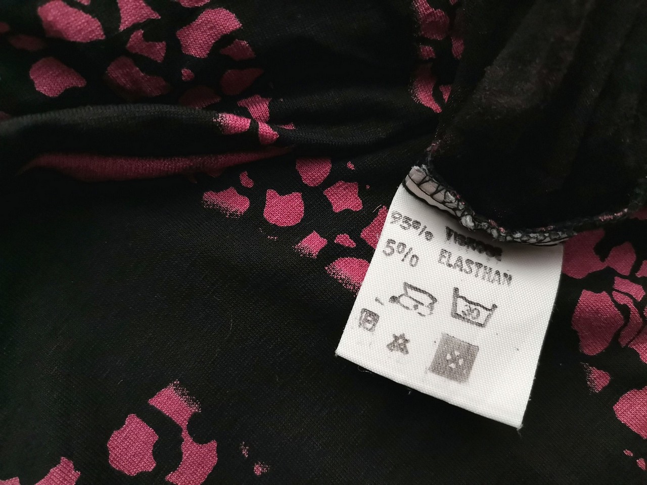 Vintage Rozmiar 46 Kolor Czarny Okrągły dekolt Tunika Bluzka Rękaw 3/4 Materiał Wiskoza Vintage Rozmiar 46 Kolor Czarny Okrągły dekolt Tunika Bluzka Rękaw 3/4 Materiał Wiskoza