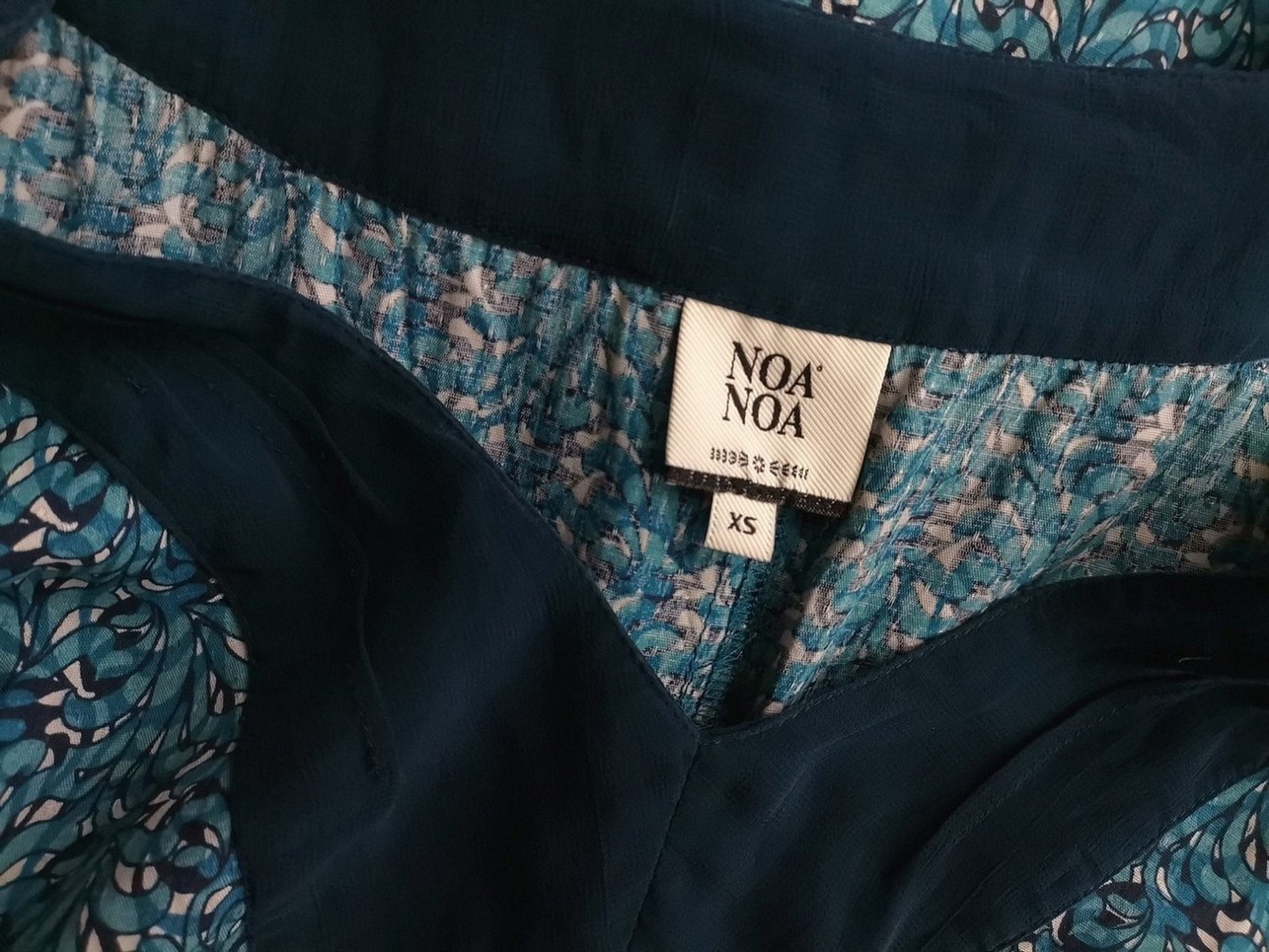 Noa noa Rozmiar XS Kolor Niebieski W serek Sukienka A-Line Rękaw 3/4 Do Kolan Materiał Wiskoza 100% Noa noa Rozmiar XS Kolor Niebieski W serek Sukienka A-Line Rękaw 3/4 Do Kolan Materiał Wiskoza 100%