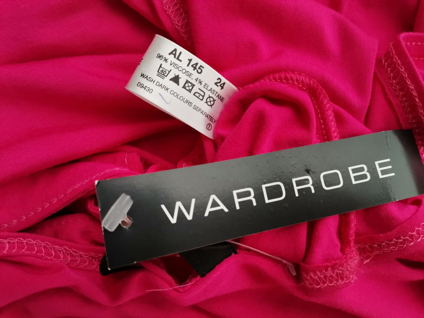Wardrobe Rozmiar 24 (52) Kolor Fuksja Głęboki Serek Tunika Bluzka Krótki rękaw Materiał Wiskoza Wardrobe Rozmiar 24 (52) Kolor Fuksja Głęboki Serek Tunika Bluzka Krótki rękaw Materiał Wiskoza