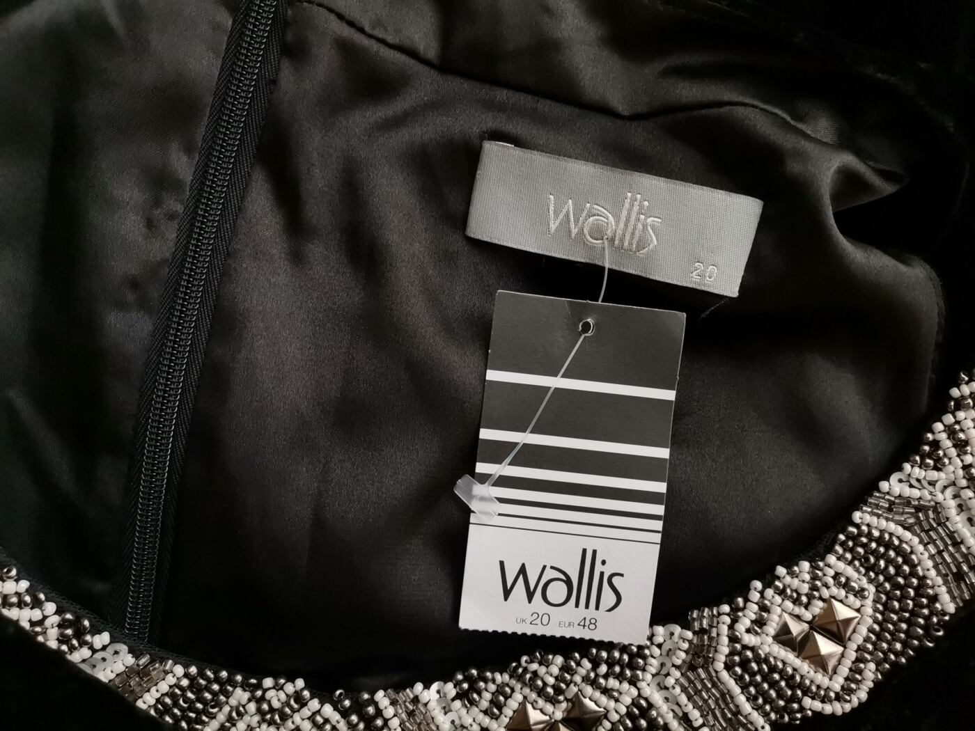 Wallis Rozmiar 20 (48) Kolor Czarny Okrągły dekolt Suknia Balowa Sukienka Wieczorowa Bezrękawnik Midi Materiał Wiskoza