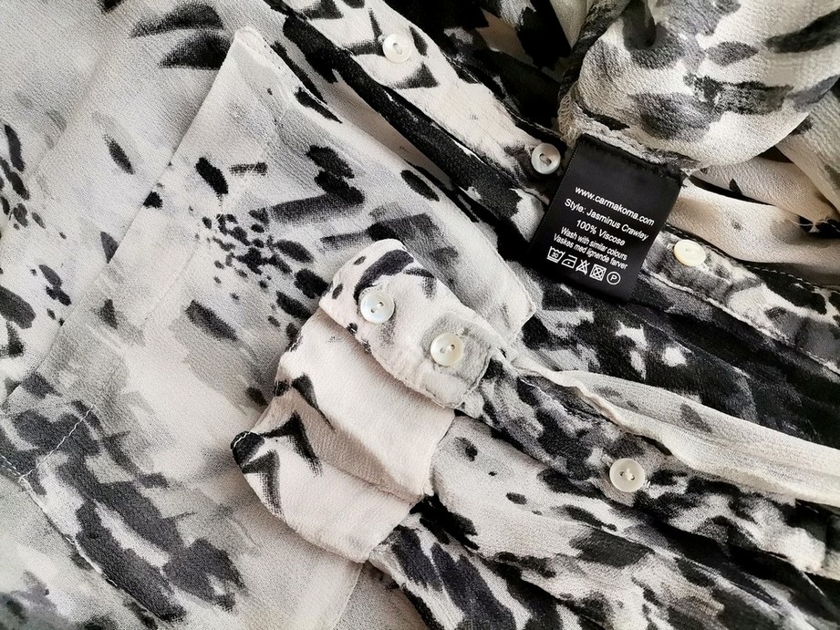 Carmakoma Rozmiar S oversize Kolor Szary Panterka Kołnierz Tunika Zapinana Bluzka Długi rękaw Materiał Wiskoza 100% Carmakoma Rozmiar S oversize Kolor Szary Panterka Kołnierz Tunika Zapinana Bluzka Długi rękaw Materiał Wiskoza 100%