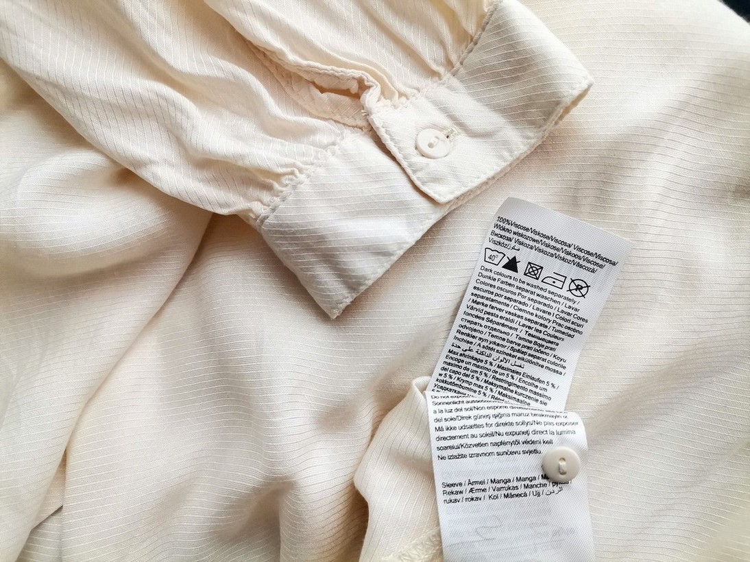 Vero moda Rozmiar M Kolor Kremowy Kołnierz Bluzka Zapinana Długi rękaw Materiał Wiskoza 100%