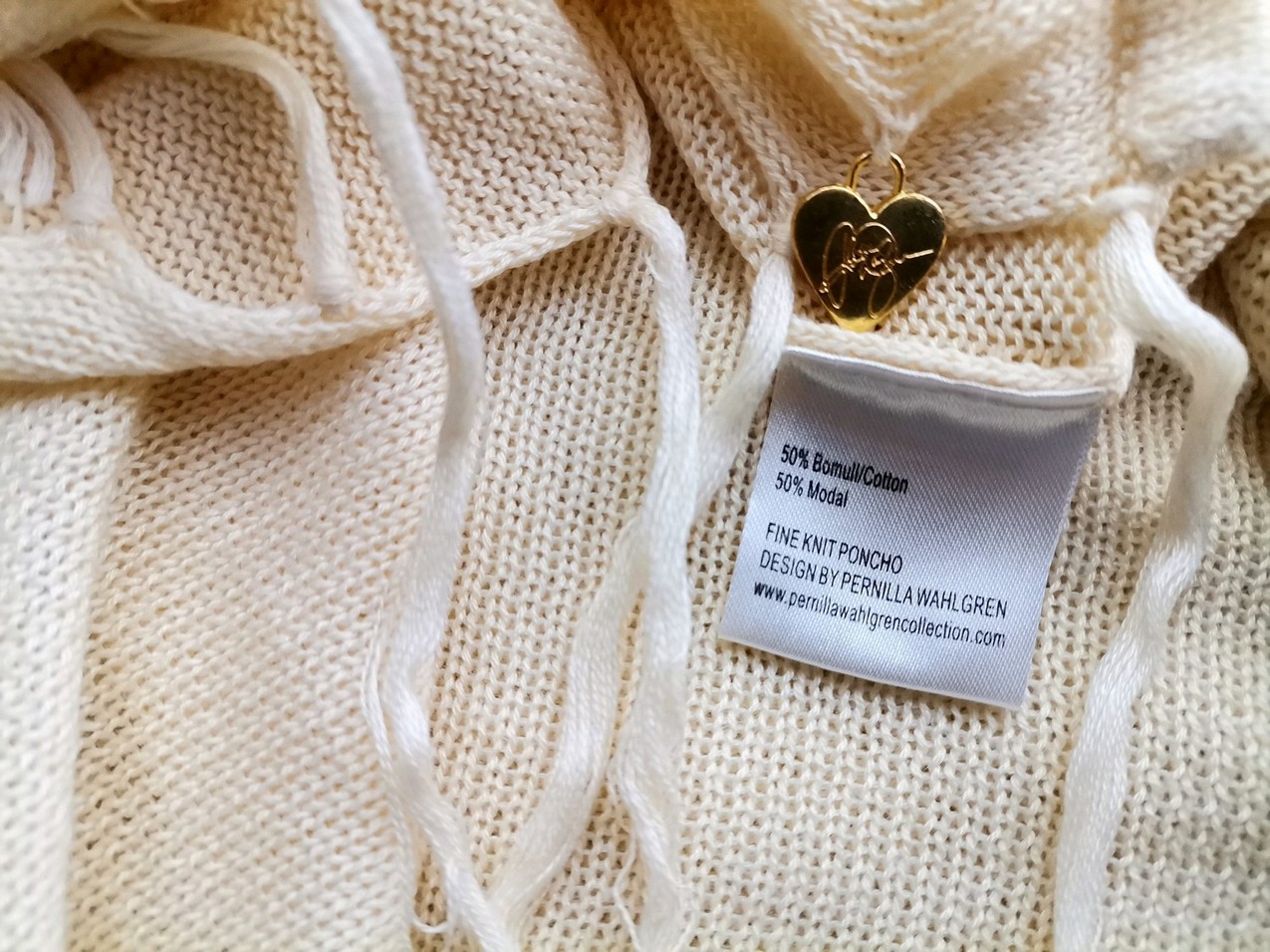 IMG_20200918_115856.jpg Pernilla Wahlgren Rozmiar ONE SIZE Kolor Kremowy Pasy Dekolt U Ponczo Sweter Bezrękawnik Materiał Bawełna Cienka dzianina