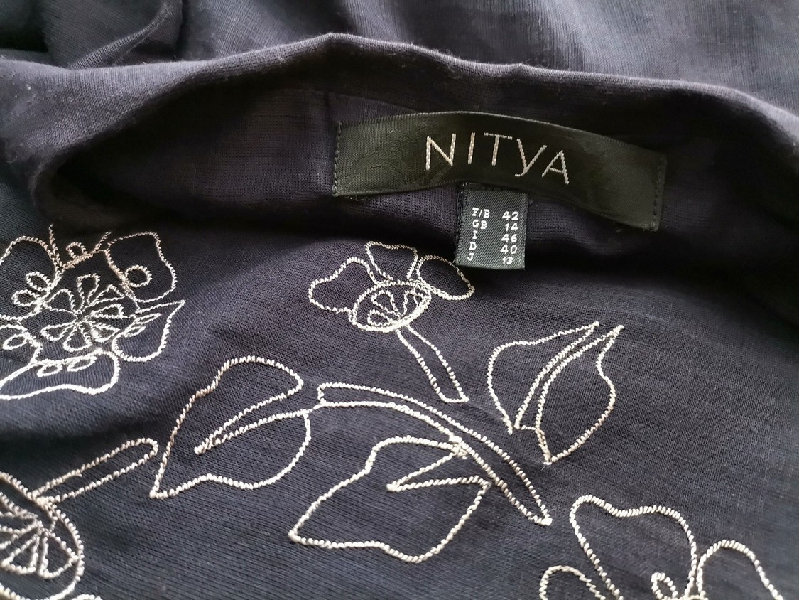 Nitya Rozmiar 40 Kolor Granatowy Kołnierz Tunika Zapinana Bluzka Rękaw 3/4 Materiał Bawełna 100% Nitya Rozmiar 40 Kolor Granatowy Kołnierz Tunika Zapinana Bluzka Rękaw 3/4 Materiał Bawełna 100%