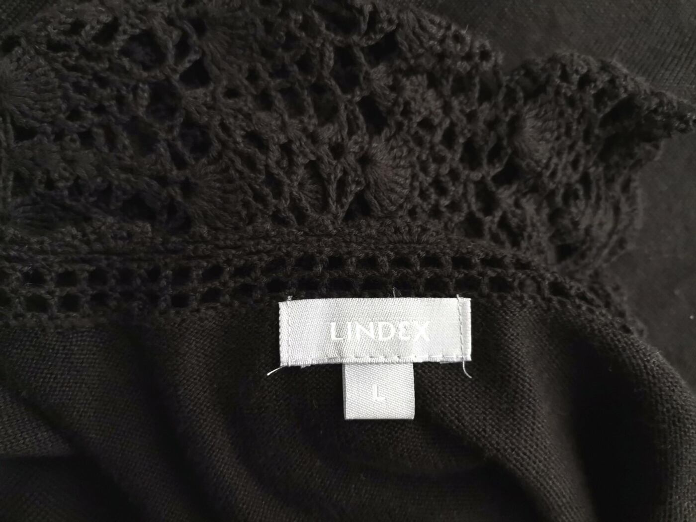 Lindex Rozmiar L Kolor Czarny Okrągły dekolt Sukienka Sweterkowa Krótki rękaw Midi Materiał Wiskoza Lindex Rozmiar L Kolor Czarny Okrągły dekolt Sukienka Sweterkowa Krótki rękaw Midi Materiał Wiskoza