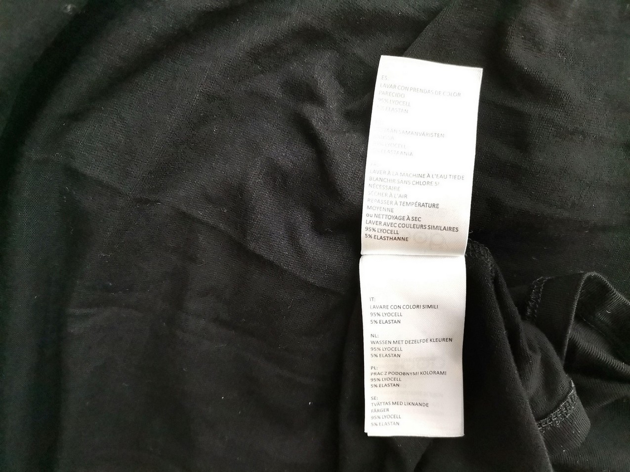 Boob Rozmiar L Kolor Czarny Okrągły dekolt Tunika Bluzka Krótki rękaw Materiał Lyocell Boob Rozmiar L Kolor Czarny Okrągły dekolt Tunika Bluzka Krótki rękaw Materiał Lyocell