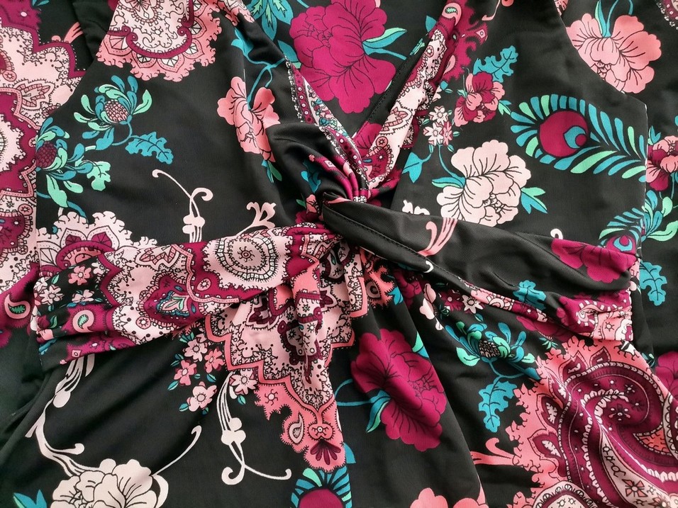 Gina Tricot Rozmiar M Kolor Czarny W serek Sukienka Letnia Bezrękawnik Do Kolan Gina Tricot Rozmiar M Kolor Czarny W serek Sukienka Letnia Bezrękawnik Do Kolan