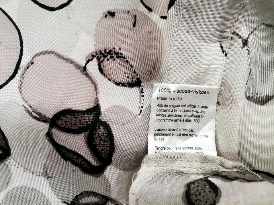 The Masai Rozmiar M Kolor Szary Grochy Okrągły dekolt Tunika Bluzka Krótki rękaw Materiał Wiskoza 100% The Masai Rozmiar M Kolor Szary Grochy Okrągły dekolt Tunika Bluzka Krótki rękaw Materiał Wiskoza 100%