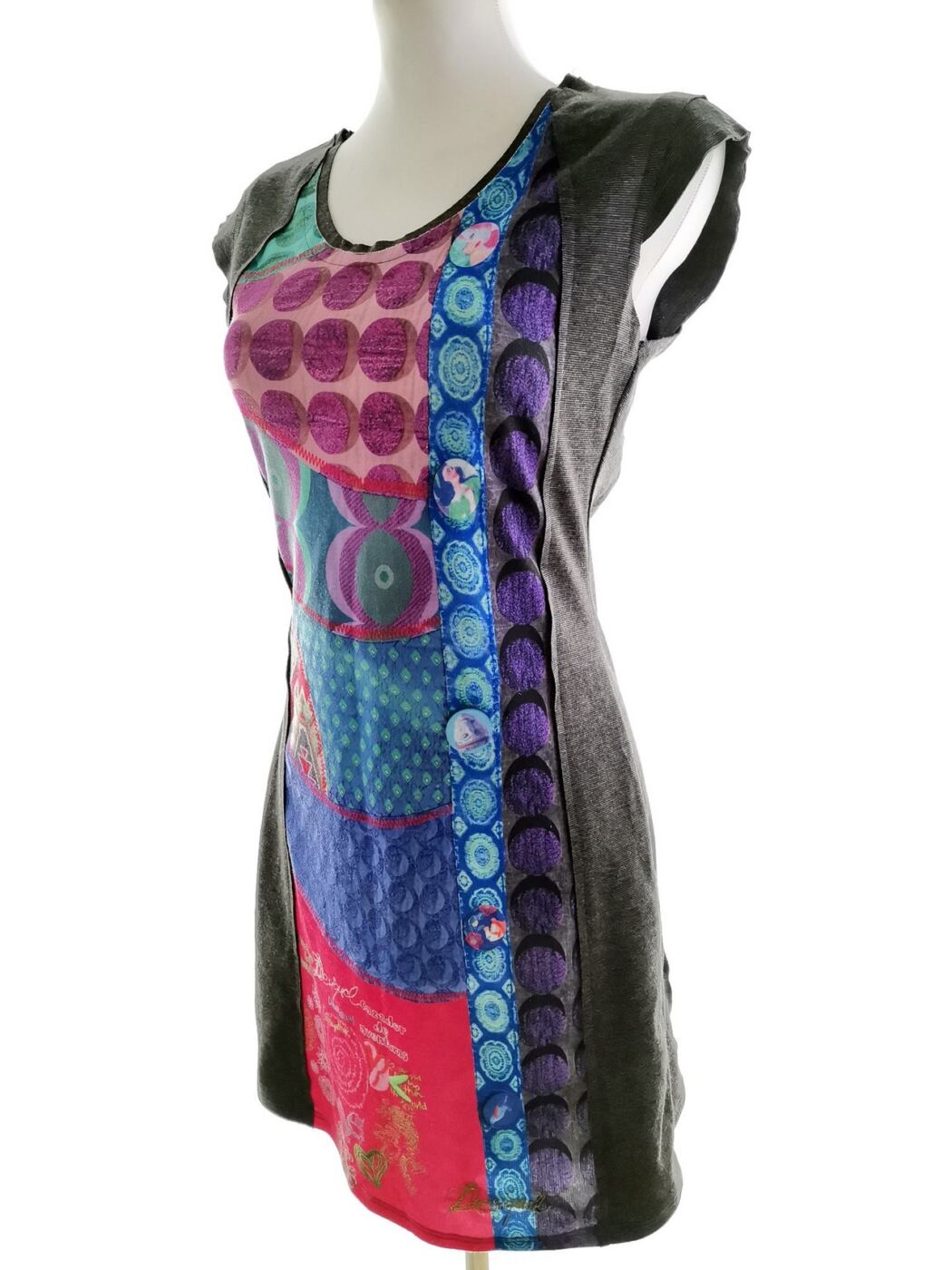 DESIGUAL Rozmiar S Kolor Szary Okrągły dekolt Sukienka Sweterkowa Krótki rękaw Do Kolan DESIGUAL Rozmiar S Kolor Szary Okrągły dekolt Sukienka Sweterkowa Krótki rękaw Do Kolan