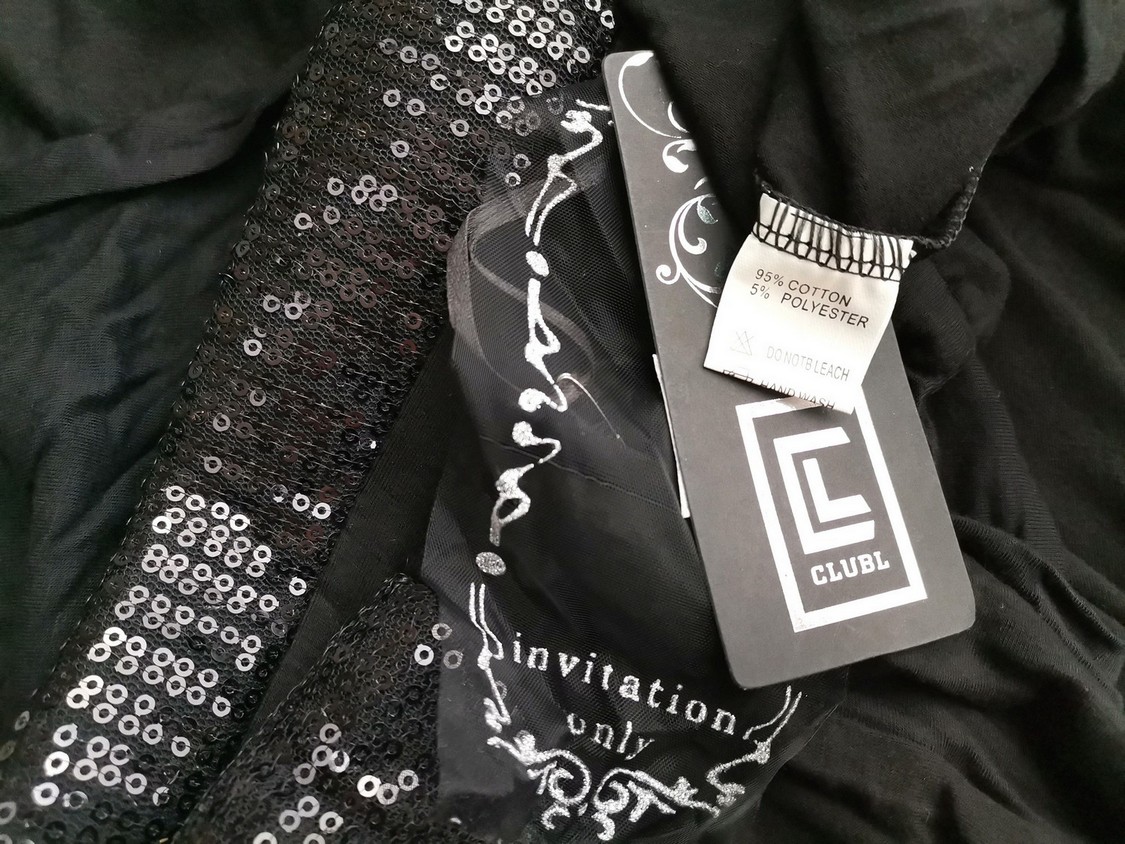 Club L Rozmiar M/L Kolor Czarny Okrągły dekolt Sukienka Bodycon Krótki rękaw Krótka Materiał Bawełna Club L Rozmiar M/L Kolor Czarny Okrągły dekolt Sukienka Bodycon Krótki rękaw Krótka Materiał Bawełna
