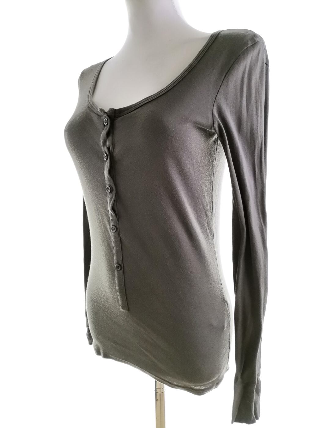 IMG_20200928_141527.jpg Sisley Rozmiar S Kolor Khaki Henley Bluzka Popover Guziki Długi rękaw Materiał Bawełna 100%