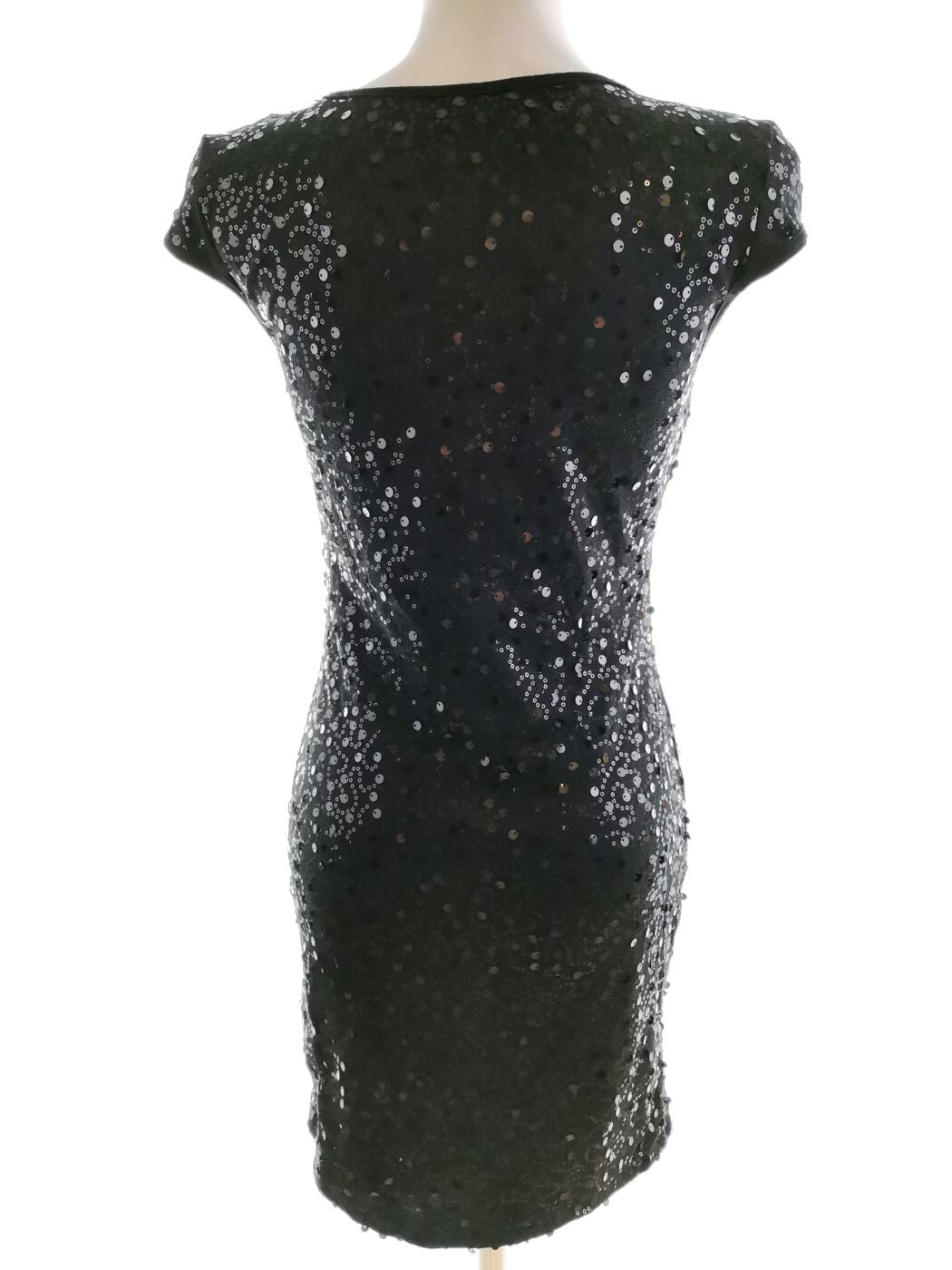 CUBUS Rozmiar 158/164cm (XS/S) Kolor Czarny Okrągły dekolt Sukienka Bodycon Krótki rękaw Krótka CUBUS Rozmiar 158/164cm (XS/S) Kolor Czarny Okrągły dekolt Sukienka Bodycon Krótki rękaw Krótka