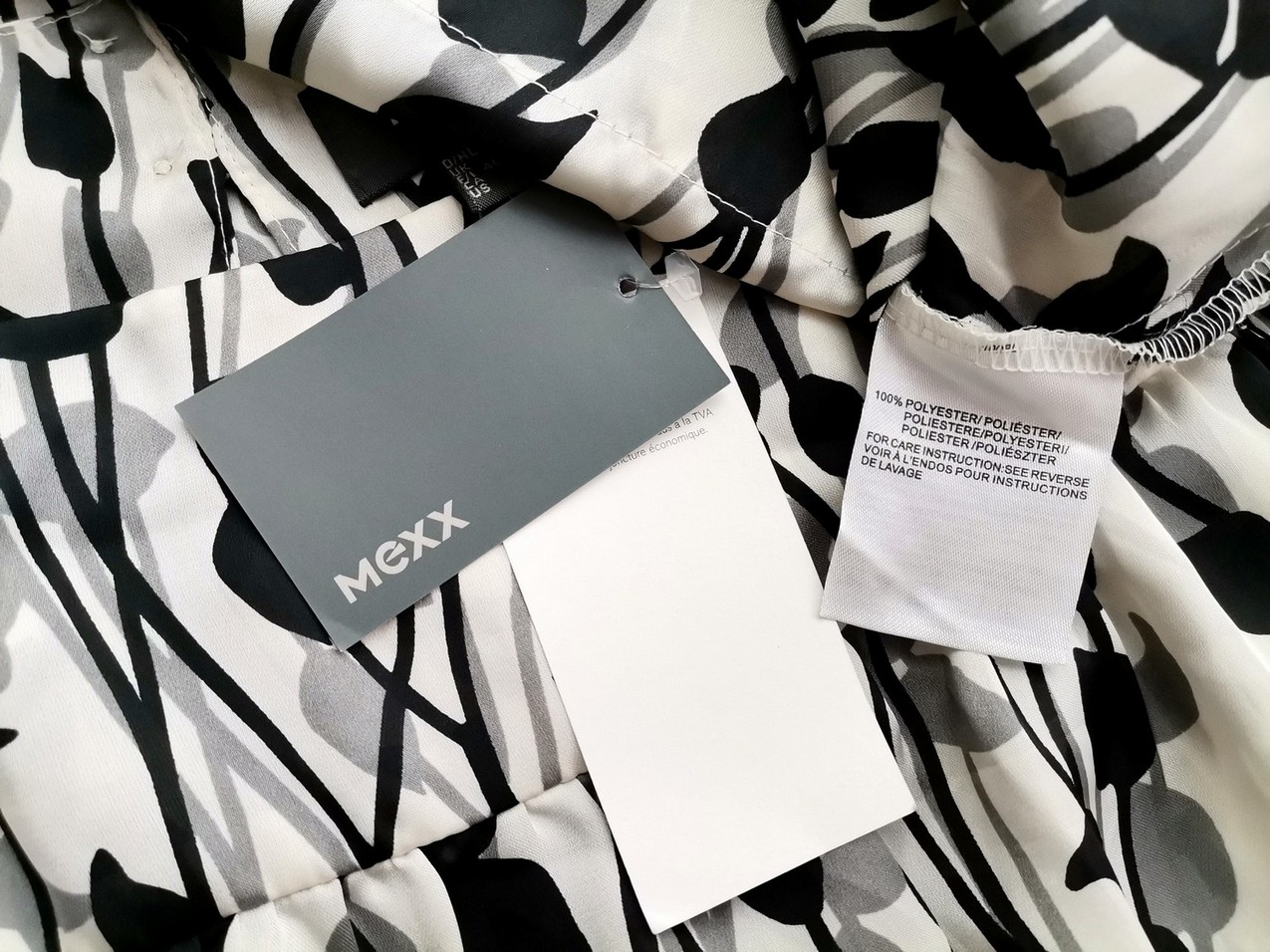 Mexx Rozmiar 38 Kolor Biały Okrągły dekolt Sukienka Prostokątna Krótki rękaw Do Kolan