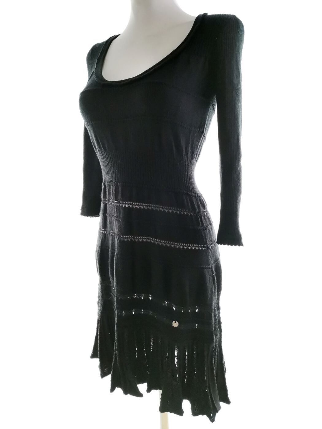 Karen MILLEN Rozmiar 3 (36/38) Kolor Czarny Dekolt U Sukienka Sheath Rękaw 3/4 Do Kolan Materiał Wełna Karen MILLEN Rozmiar 3 (36/38) Kolor Czarny Dekolt U Sukienka Sheath Rękaw 3/4 Do Kolan Materiał Wełna