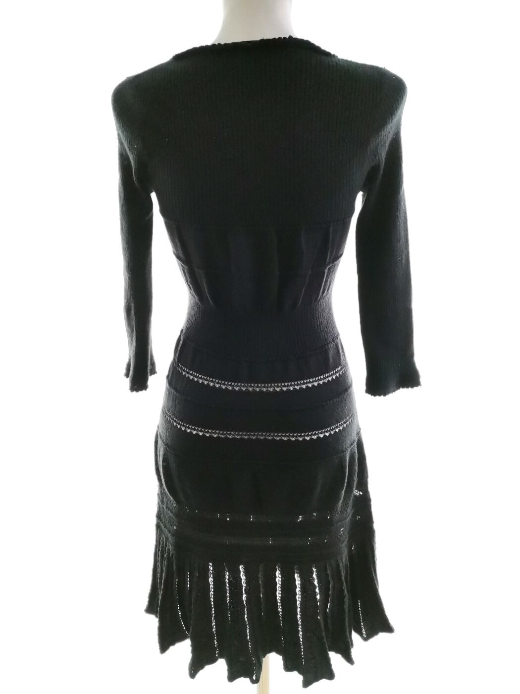 Karen MILLEN Rozmiar 3 (36/38) Kolor Czarny Dekolt U Sukienka Sheath Rękaw 3/4 Do Kolan Materiał Wełna Karen MILLEN Rozmiar 3 (36/38) Kolor Czarny Dekolt U Sukienka Sheath Rękaw 3/4 Do Kolan Materiał Wełna