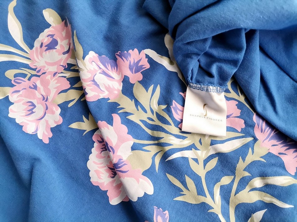 Vintage Rozmiar 36/38 (56+) Kolor Niebieski W serek Sukienka Maxi Rękaw 3/4 Długa Materiał Bawełna 100% Vintage Rozmiar 36/38 (56+) Kolor Niebieski W serek Sukienka Maxi Rękaw 3/4 Długa Materiał Bawełna 100%