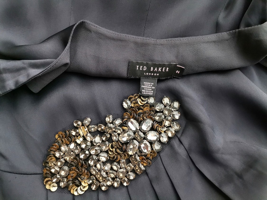 Ted Baker Rozmiar 2 (38) Kolor Granatowy Okrągły dekolt Tunika Bluzka Bezrękawnik Materiał Jedwab 100% Ted Baker Rozmiar 2 (38) Kolor Granatowy Okrągły dekolt Tunika Bluzka Bezrękawnik Materiał Jedwab 100%