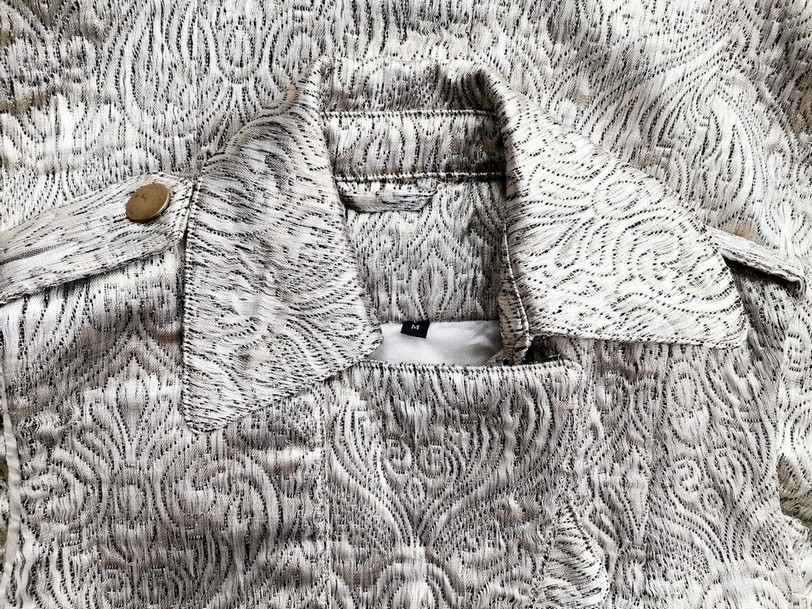 Rozmiar M Kolor Złoty Damask Paisley Kołnierz Tunika Zamek Błyskawiczny Bezrękawnik Rozmiar M Kolor Złoty Damask Paisley Kołnierz Tunika Zamek Błyskawiczny Bezrękawnik