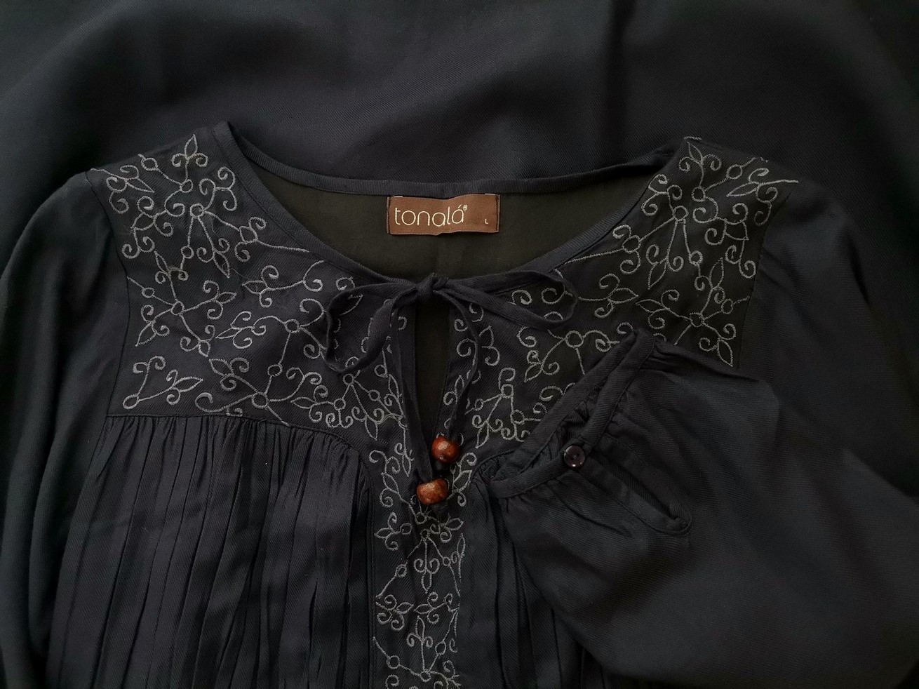 Tonala Rozmiar L Kolor Granatowy Okrągły dekolt Sukienka Sheath Rękaw 3/4 Midi Materiał Wiskoza 100% Tonala Rozmiar L Kolor Granatowy Okrągły dekolt Sukienka Sheath Rękaw 3/4 Midi Materiał Wiskoza 100%