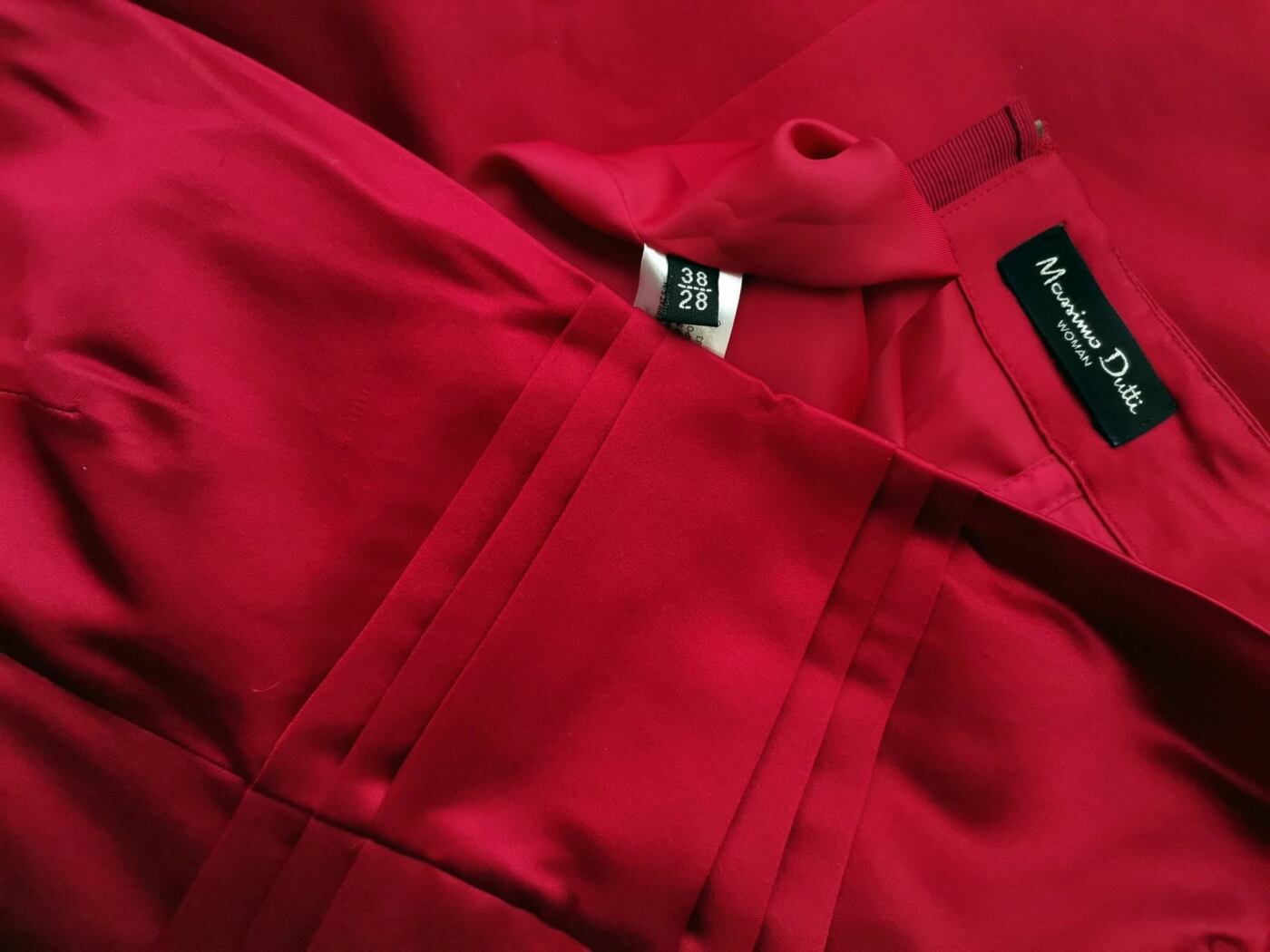 Massimo dutti Rozmiar 38 Kolor Bordowy Odkryte Ramiona Suknia Balowa Sukienka Wieczorowa Bezrękawnik Krótka Materiał Jedwab 100% Massimo dutti Rozmiar 38 Kolor Bordowy Odkryte Ramiona Suknia Balowa Sukienka Wieczorowa Bezrękawnik Krótka Materiał Jedwab 100%