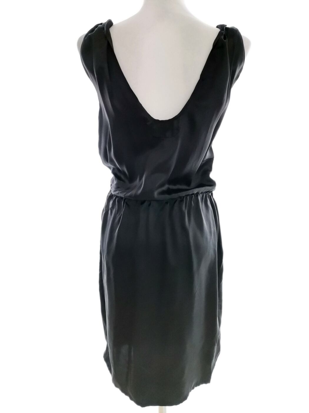 Dagmar Rozmiar 36 Kolor Czarny W serek Sukienka Bodycon Bezrękawnik Midi Materiał Jedwab 100% Dagmar Rozmiar 36 Kolor Czarny W serek Sukienka Bodycon Bezrękawnik Midi Materiał Jedwab 100%