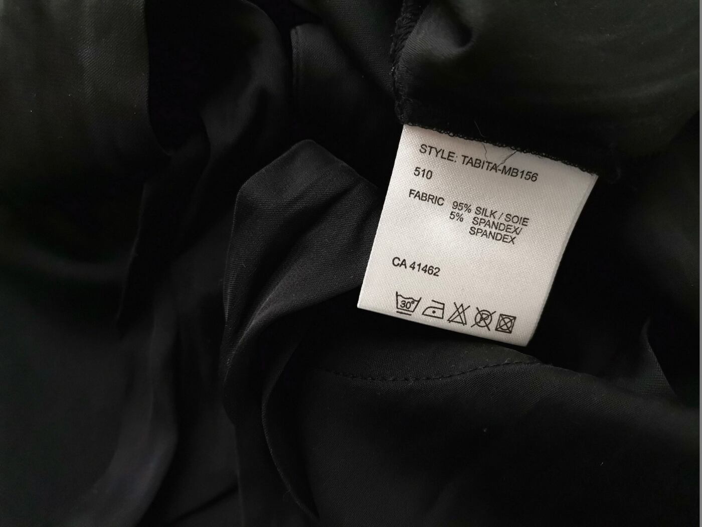 Margit brandt Rozmiar XS Kolor Czarny Halter Sukienka Prostokątna Długi rękaw Do Kolan Materiał Jedwab Margit brandt Rozmiar XS Kolor Czarny Halter Sukienka Prostokątna Długi rękaw Do Kolan Materiał Jedwab