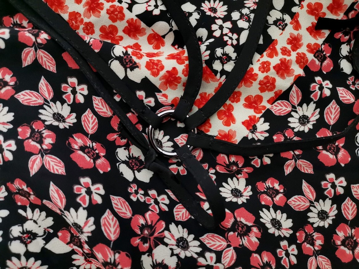 Vintage Rozmiar 36/38 Kolor Czarny W serek Sukienka A-Line Bezrękawnik Midi Vintage Rozmiar 36/38 Kolor Czarny W serek Sukienka A-Line Bezrękawnik Midi