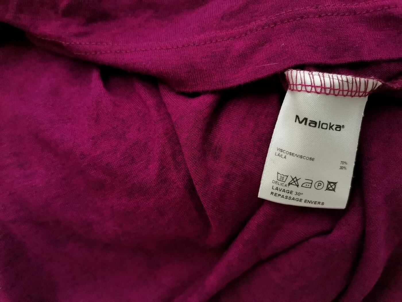 Maloka Rozmiar 3 (40) Kolor Purpurowy Drapowany dekolt Sukienka Ołówkowa Bezrękawnik Do Kolan Materiał Wiskoza