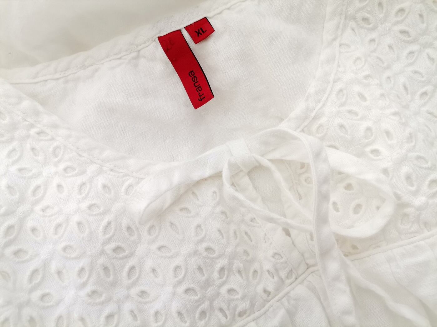 Fransa Rozmiar XL Kolor Biały Keyhole Crew Neck Sukienka Prostokątna Rękaw 3/4 Do Kolan Materiał Len Fransa Rozmiar XL Kolor Biały Keyhole Crew Neck Sukienka Prostokątna Rękaw 3/4 Do Kolan Materiał Len