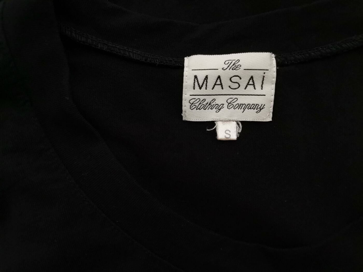 The Masai Rozmiar S Kolor Czarny Okrągły dekolt Tunika Bluzka Bezrękawnik Materiał Wiskoza The Masai Rozmiar S Kolor Czarny Okrągły dekolt Tunika Bluzka Bezrękawnik Materiał Wiskoza