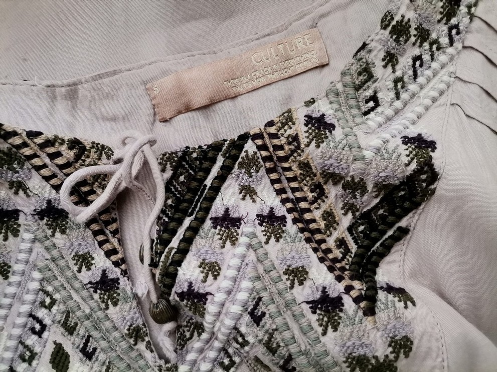 Culture Rozmiar S Kolor Pudrowy Róż Keyhole Crew Neck Sukienka Prostokątna Rękaw 3/4 Midi Materiał Wiskoza 100%