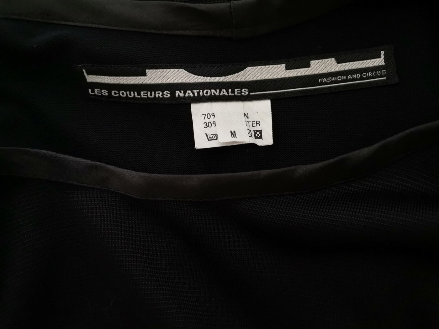 Vintage Rozmiar M Kolor Czarny Okrągły dekolt Tunika Bluzka Rękaw 3/4 Materiał Bawełna Vintage Rozmiar M Kolor Czarny Okrągły dekolt Tunika Bluzka Rękaw 3/4 Materiał Bawełna