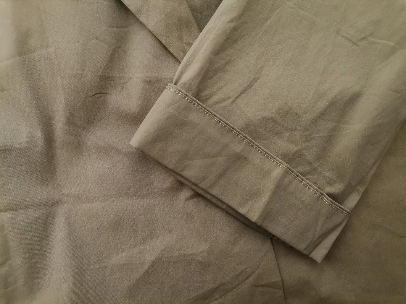 Turnover Rozmiar 38 Kolor Khaki W serek Sukienka Prostokątna Rękaw 3/4 Do Kolan Turnover Rozmiar 38 Kolor Khaki W serek Sukienka Prostokątna Rękaw 3/4 Do Kolan
