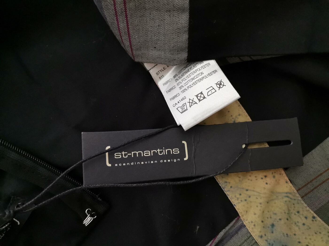 St-martins Rozmiar 40 Kolor Czarny Pasy W serek Sukienka Ołówkowa Krótki rękaw Do Kolan Materiał Bawełna St-martins Rozmiar 40 Kolor Czarny Pasy W serek Sukienka Ołówkowa Krótki rękaw Do Kolan Materiał Bawełna