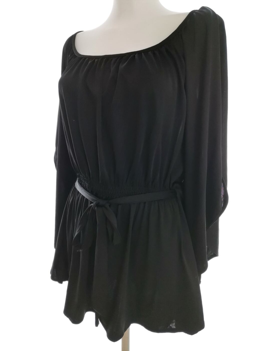 Stock h lm Rozmiar M Kolor Czarny Kwadratowy dekolt Tunika Bluzka Krótki rękaw Materiał Rayon Stock h lm Rozmiar M Kolor Czarny Kwadratowy dekolt Tunika Bluzka Krótki rękaw Materiał Rayon