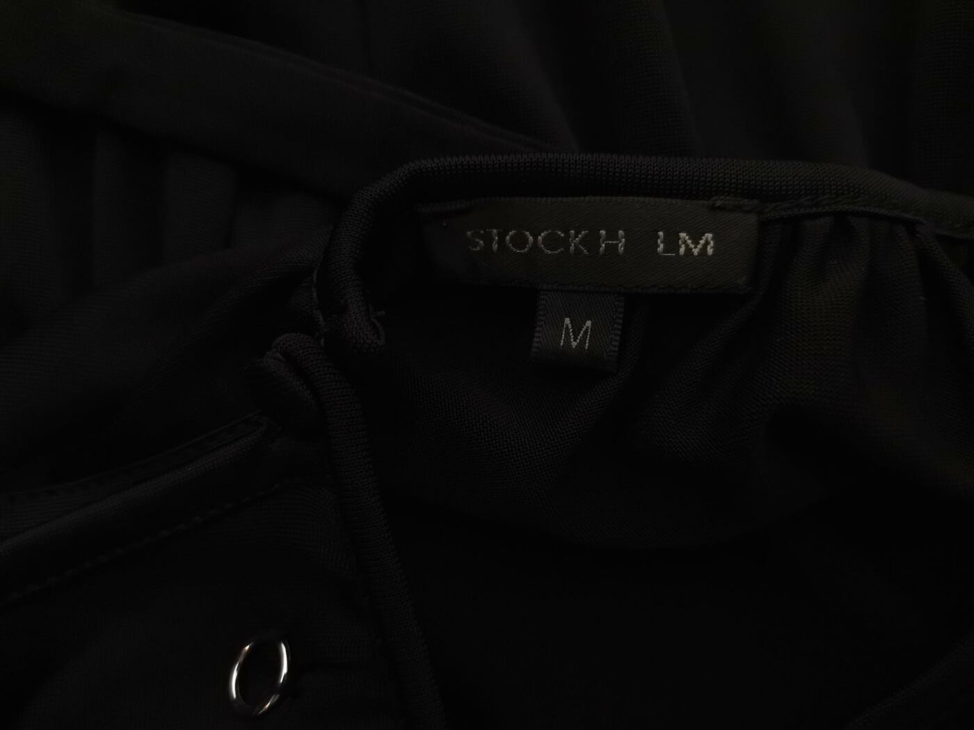 Stock h lm Rozmiar M Kolor Czarny Kwadratowy dekolt Tunika Bluzka Krótki rękaw Materiał Rayon Stock h lm Rozmiar M Kolor Czarny Kwadratowy dekolt Tunika Bluzka Krótki rękaw Materiał Rayon