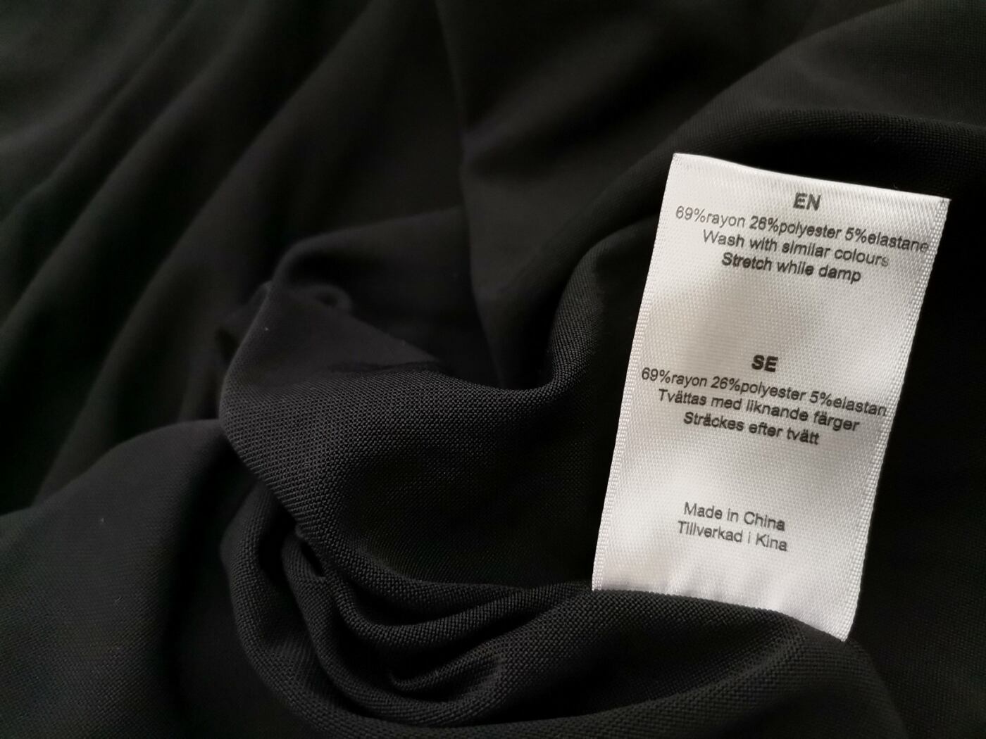 Stock h lm Rozmiar M Kolor Czarny Kwadratowy dekolt Tunika Bluzka Krótki rękaw Materiał Rayon Stock h lm Rozmiar M Kolor Czarny Kwadratowy dekolt Tunika Bluzka Krótki rękaw Materiał Rayon