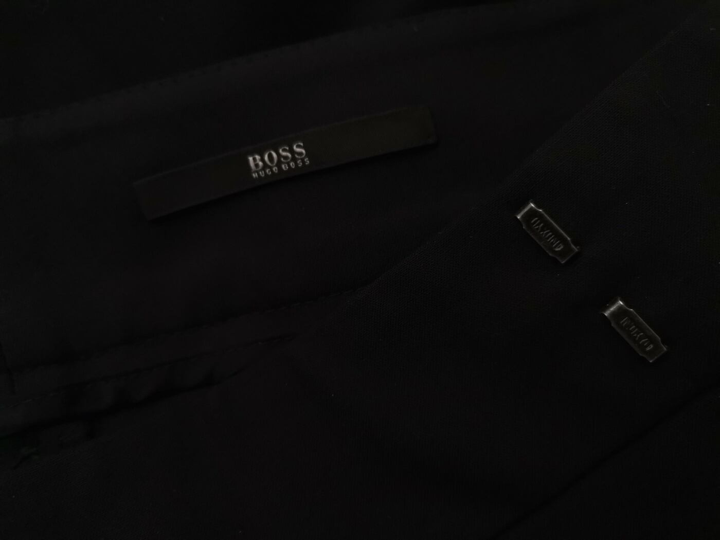 IMG_20210303_134841_r1.jpg Hugo Boss Rozmiar 36 Kolor Granatowy Spodnie Eleganckie Materiał Schurwolle