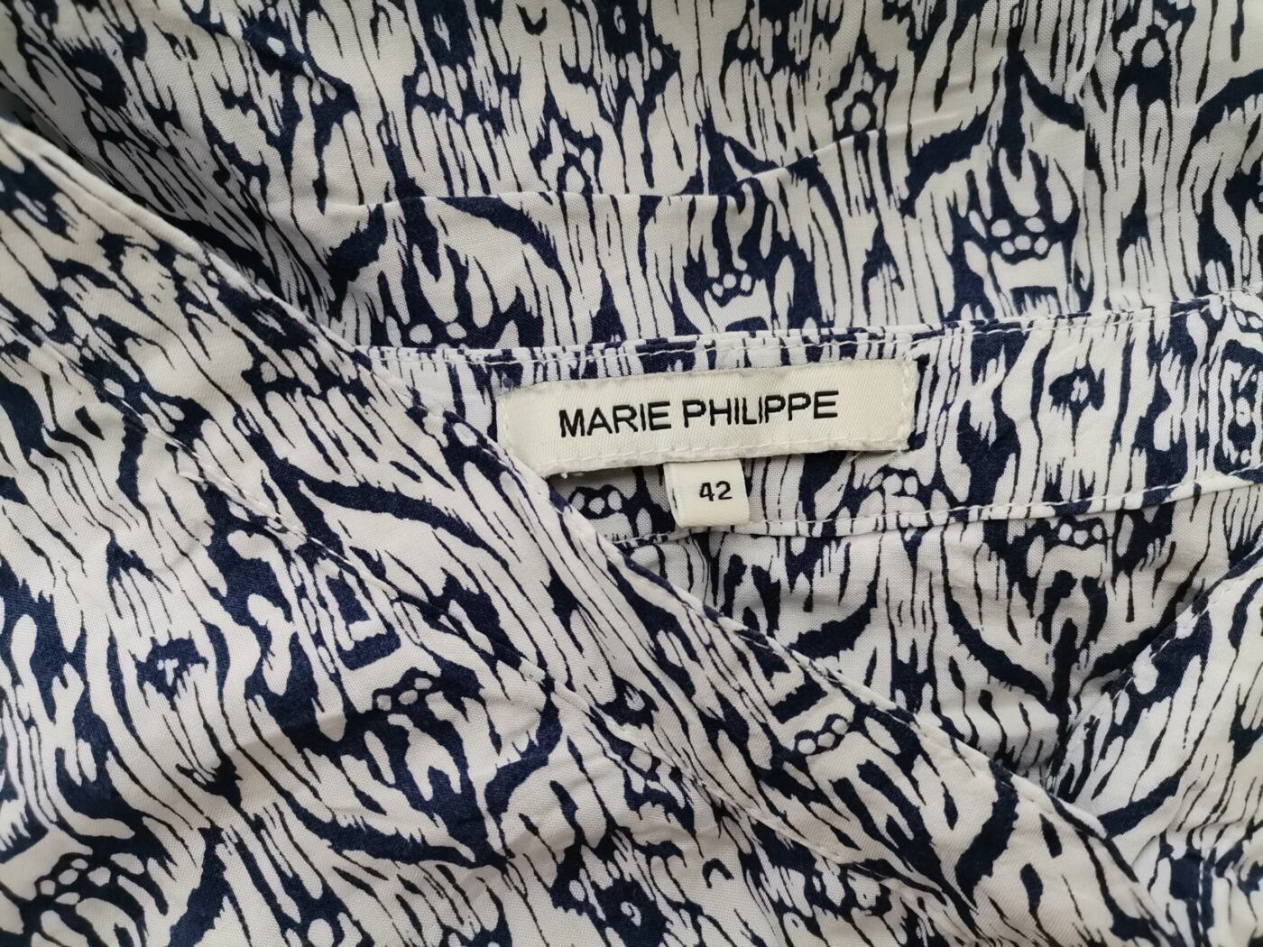 Marie Philippe Rozmiar 42 Kolor Granatowy Damask Paisley W serek Tunika Bluzka Długi rękaw Materiał Wiskoza 100% Marie Philippe Rozmiar 42 Kolor Granatowy Damask Paisley W serek Tunika Bluzka Długi rękaw Materiał Wiskoza 100%
