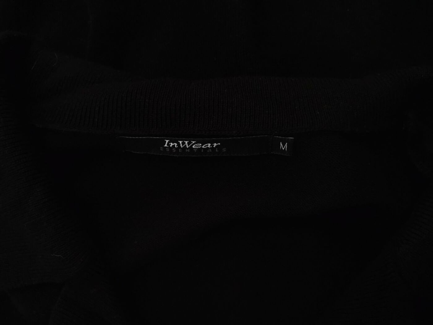 InWear Rozmiar M Kolor Czarny Kołnierz Tunika Zapinana Bluzka Rękaw 3/4 Materiał Wiskoza InWear Rozmiar M Kolor Czarny Kołnierz Tunika Zapinana Bluzka Rękaw 3/4 Materiał Wiskoza