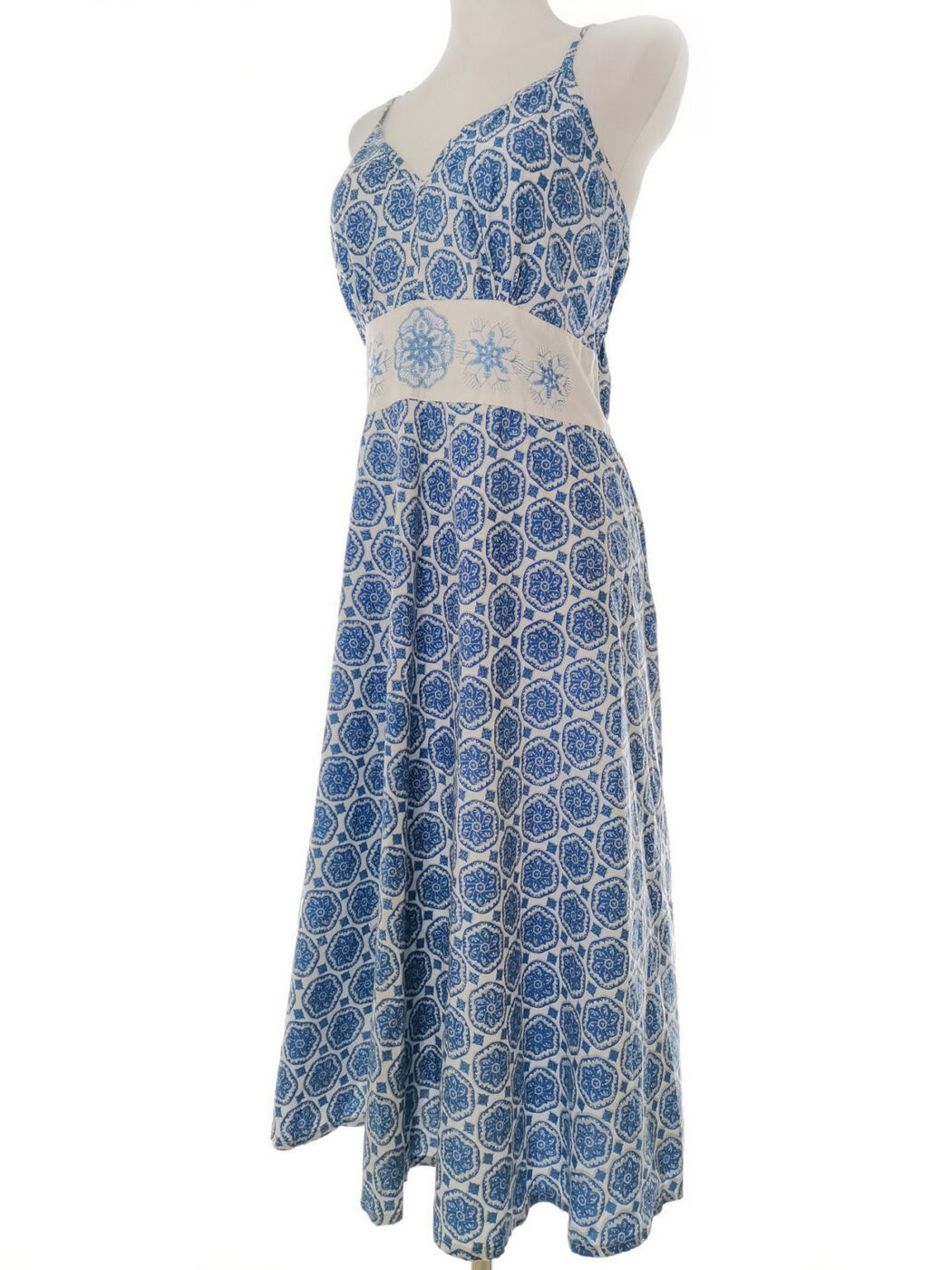 Vintage Rozmiar L Kolor Niebieski Odkryte Ramiona Sukienka Maxi Bezrękawnik Długa Materiał Bawełna 100% Vintage Rozmiar L Kolor Niebieski Odkryte Ramiona Sukienka Maxi Bezrękawnik Długa Materiał Bawełna 100%