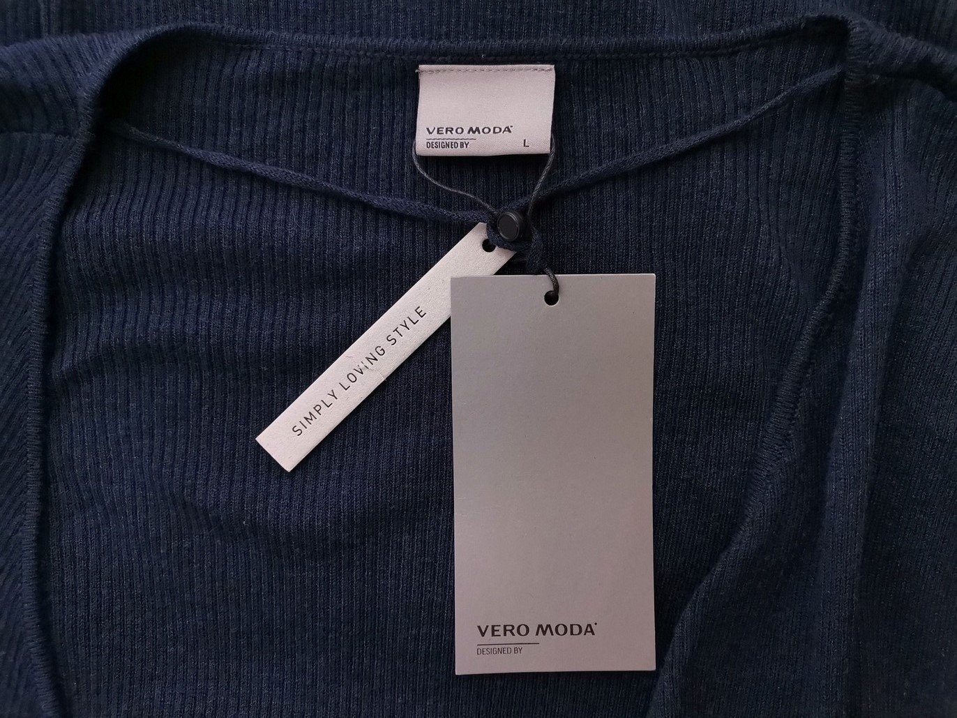 IMG_20210309_101545.jpg Vero moda Rozmiar L Kolor Granatowy W serek Sweter Długi rękaw Materiał Akryl