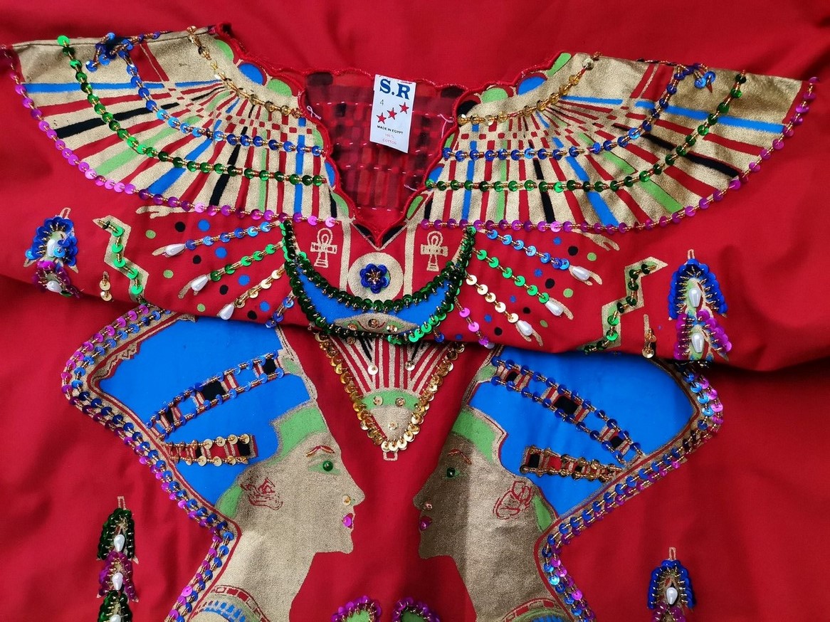 S.R Made In Egipt Rozmiar 4 (42) Kolor Czerwony W serek Sukienka Maxi Krótki rękaw Długa S.R Made In Egipt Rozmiar 4 (42) Kolor Czerwony W serek Sukienka Maxi Krótki rękaw Długa