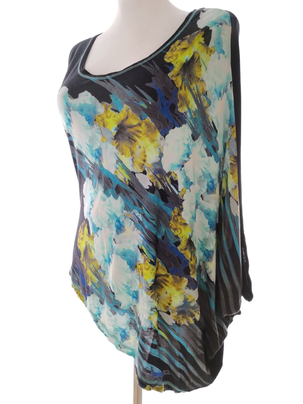 IMG_20210311_133348.jpg Karen MILLEN Rozmiar 10 (38) Kolor Czarny Okrągły dekolt Bluzka Rękaw 3/4 Materiał Wiskoza 100%